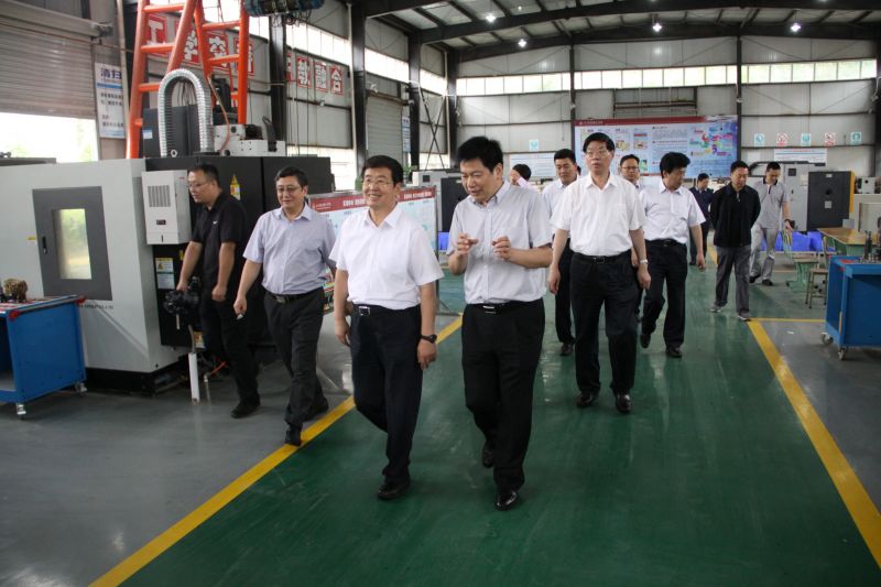 中央統(tǒng)戰(zhàn)部副部長(zhǎng)、國家民委主任、黨組書記巴特爾、省委常委、統(tǒng)戰(zhàn)部部長(zhǎng)崔保華，州委書記林書成，州委副書記、州長(zhǎng)羅涼清、中央統(tǒng)戰(zhàn)部七局局長(zhǎng)沈陽，國家民委辦公廳主任張京澤、研究室主任石玉鋼，省委統(tǒng)戰(zhàn)部副部長(zhǎng)、省民宗委主任姚斌參加調(diào)研 (3).JPG