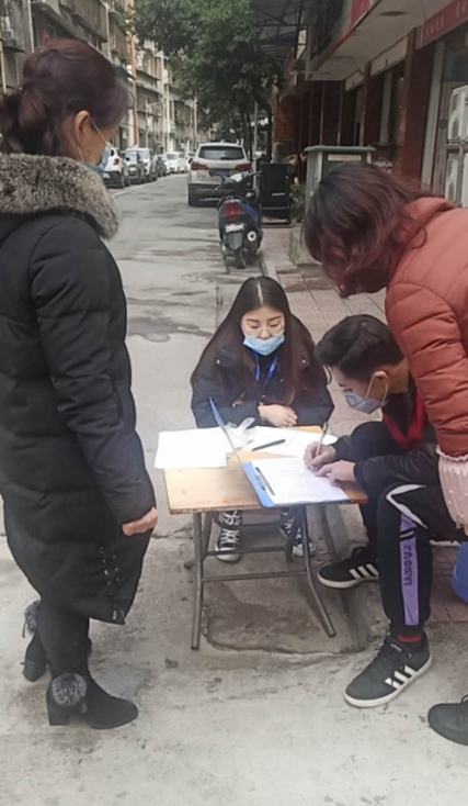 在主要街路做好排查登記、引導(dǎo)、宣傳等工作。_副本.jpg