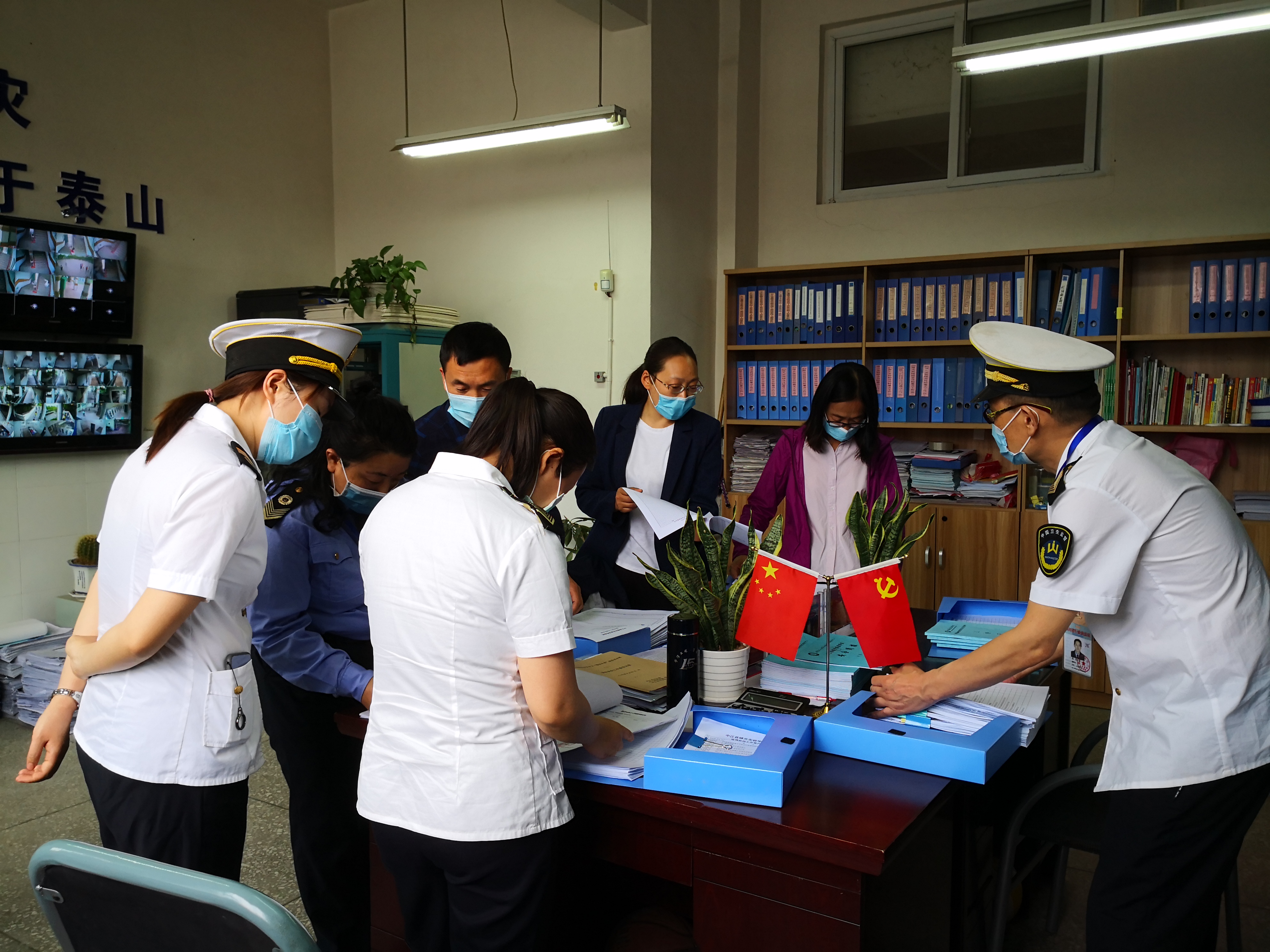 1589532493111171.jpg 省教育廳督查組到繼光實(shí)驗(yàn)學(xué)校督查疫情防控工作.jpg